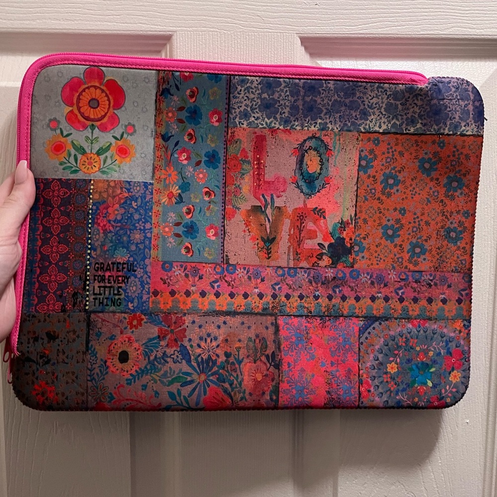 NWOT Natural Life Laptop Sleeve - Grateful for Every Little Thing (Patchwork)